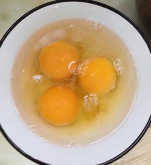 家常小炒—黄瓜🥒木耳炒鸡蛋的做法 步骤1