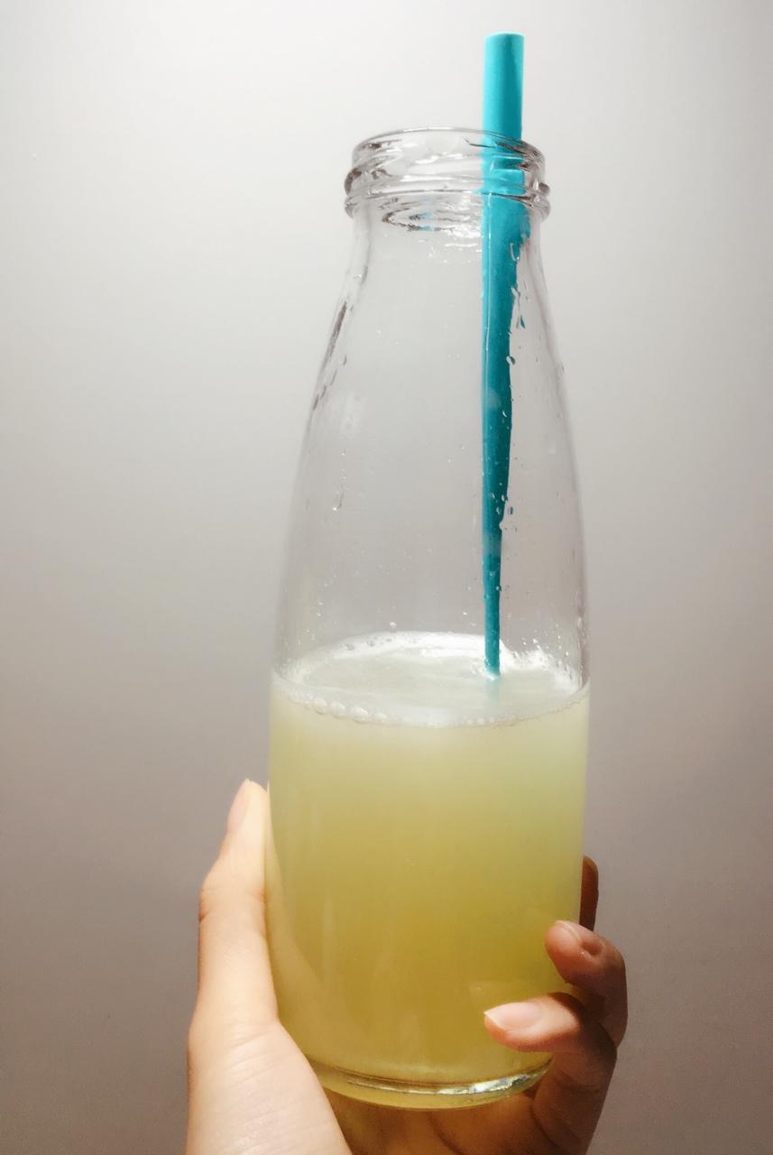 鲜榨梨汁