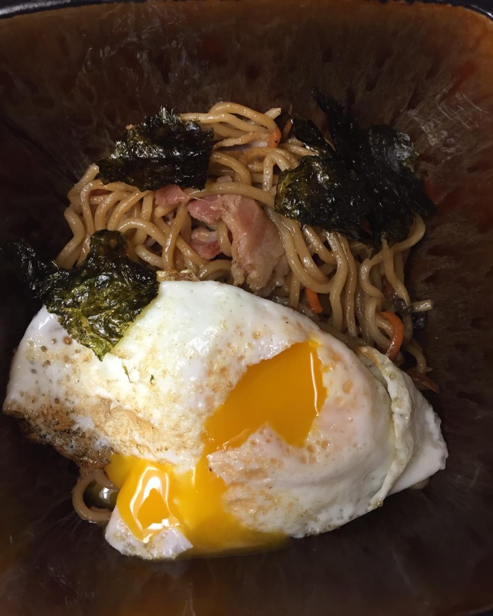 日式炒面+荷包蛋