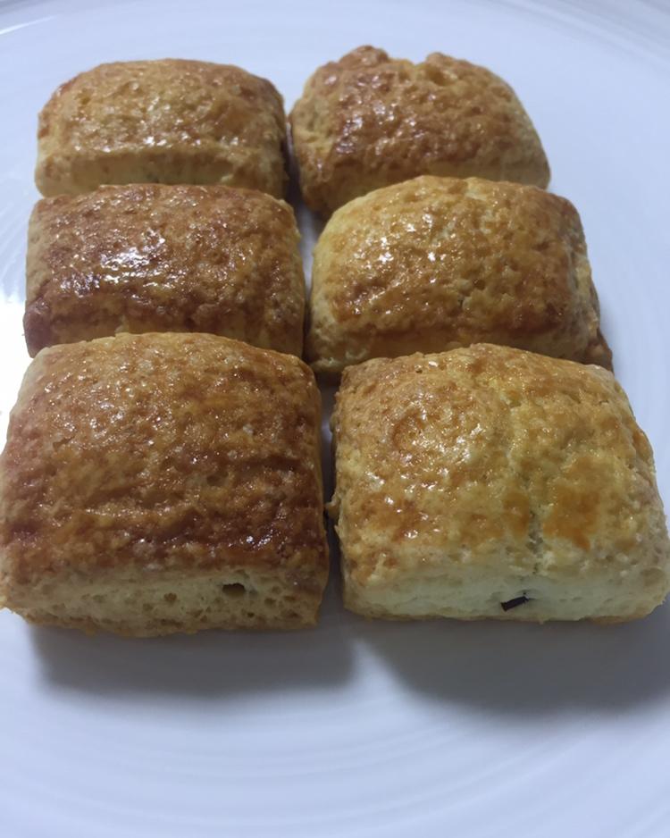 淡奶油粗砂司康