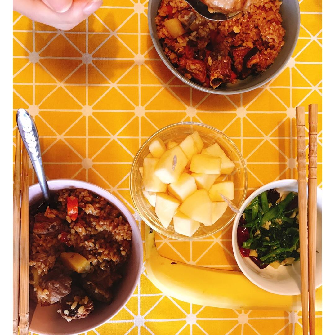 喷香排骨焖饭（爆好吃）