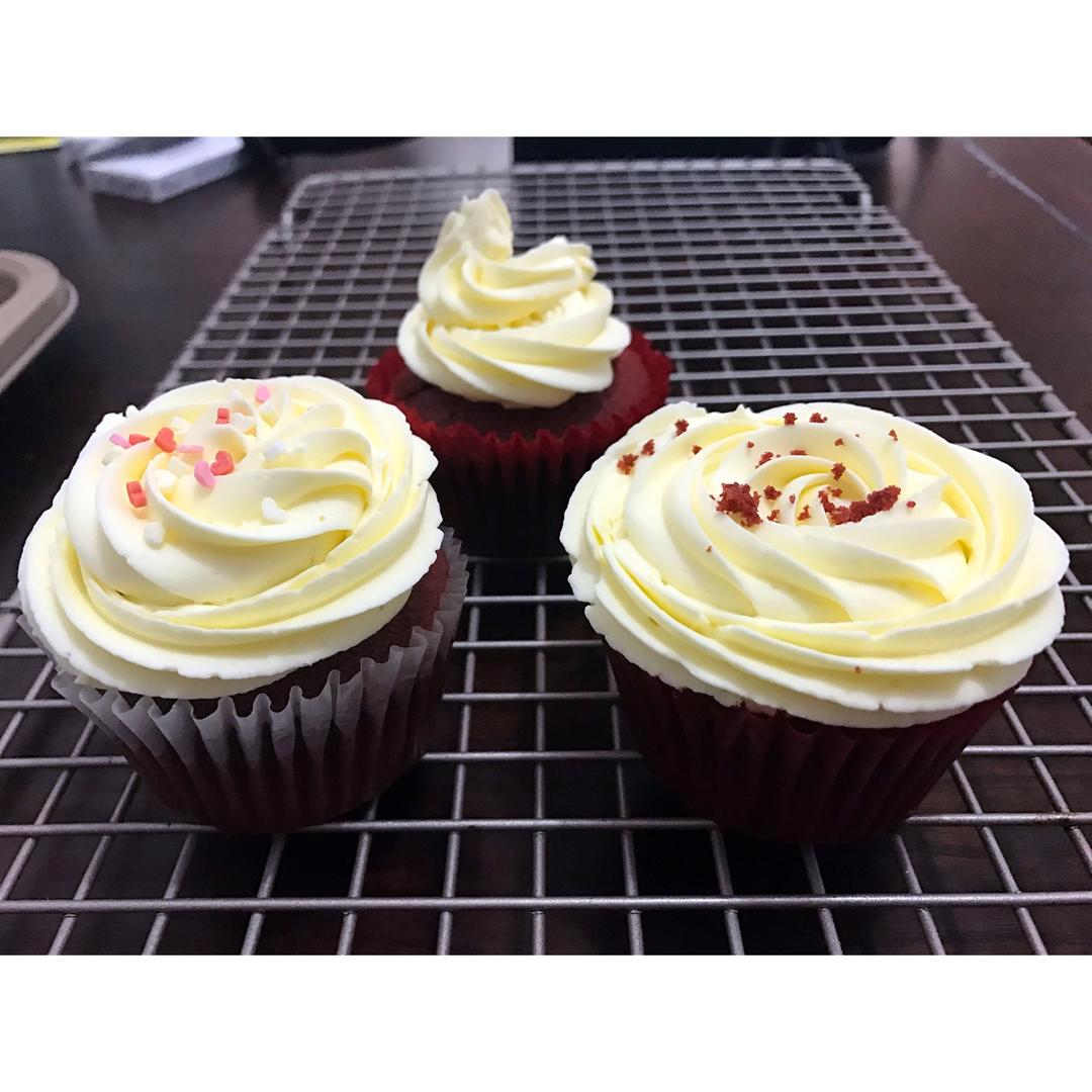 传统红丝绒杯子蛋糕（极软无泡打粉）Red velvet cupcake