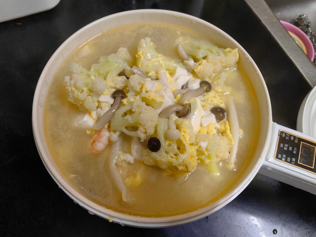 豆腐鲜虾菇菌汤