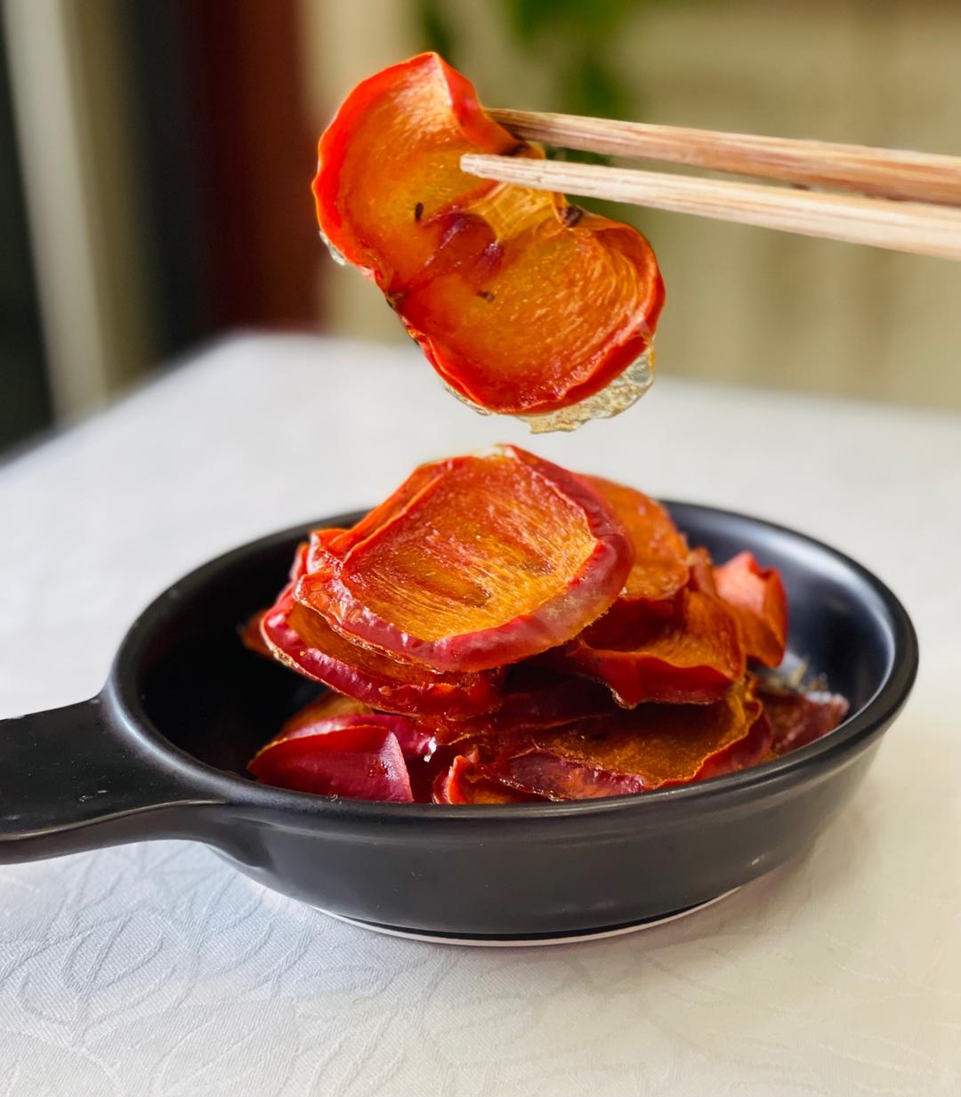 秋天特有的那一抹红——烤柿子片的做法