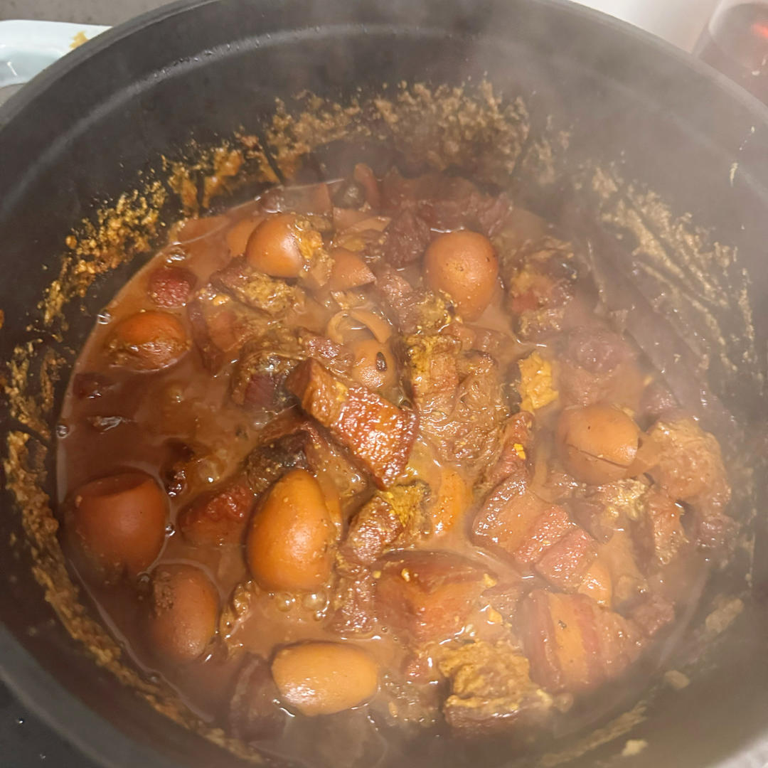 红烧肉炖鹌鹑蛋