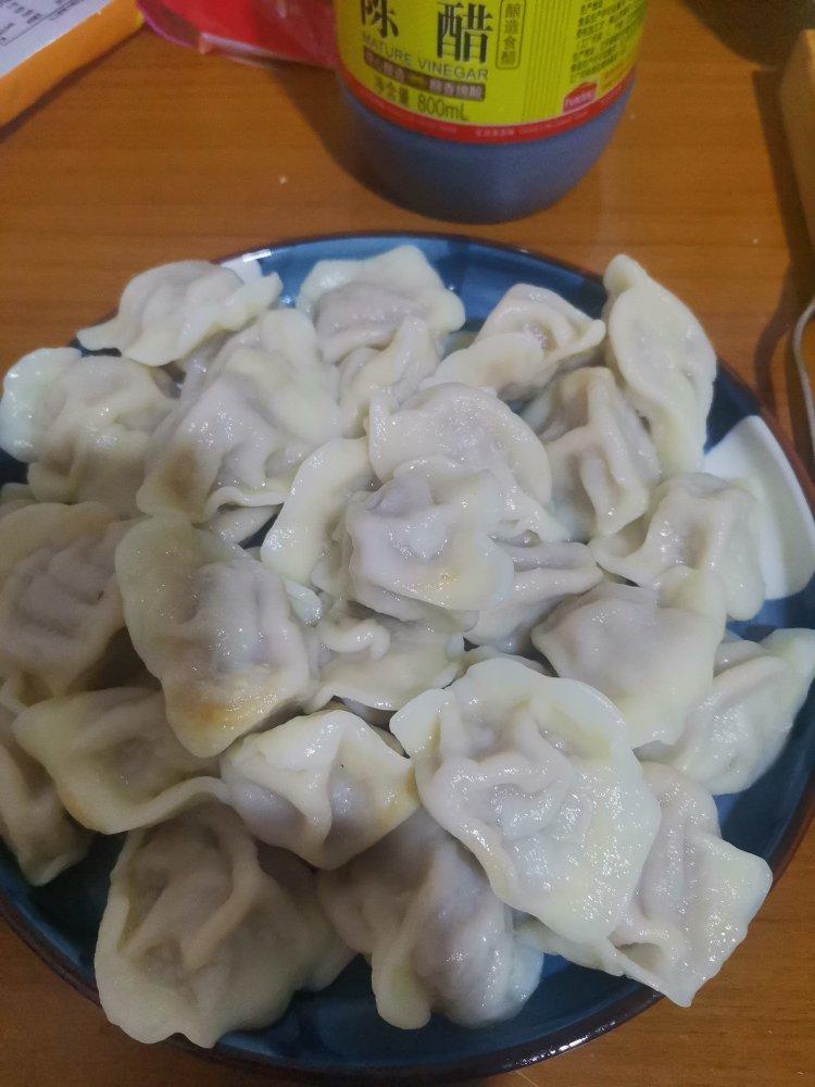 韭菜猪肉饺子(最简单最好吃又最多汁的饺子)