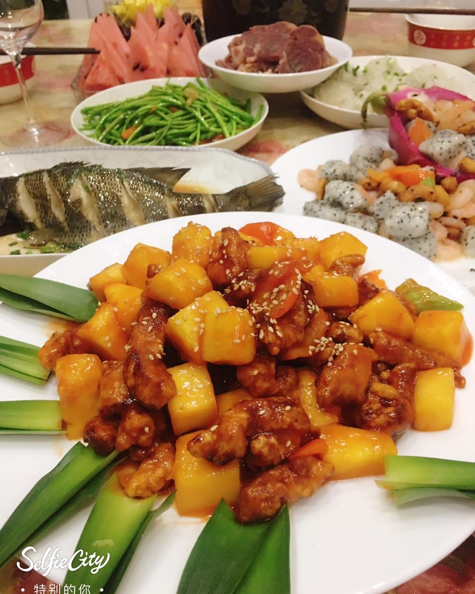 菠萝咕噜肉