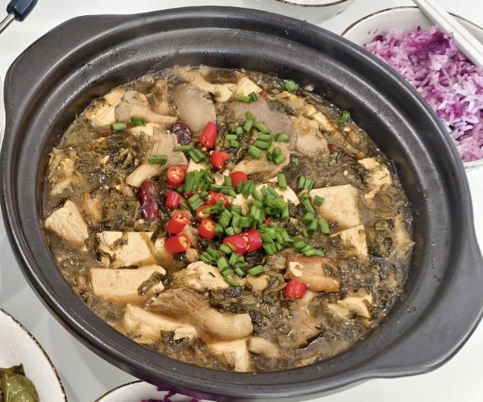 雪菜炖豆腐