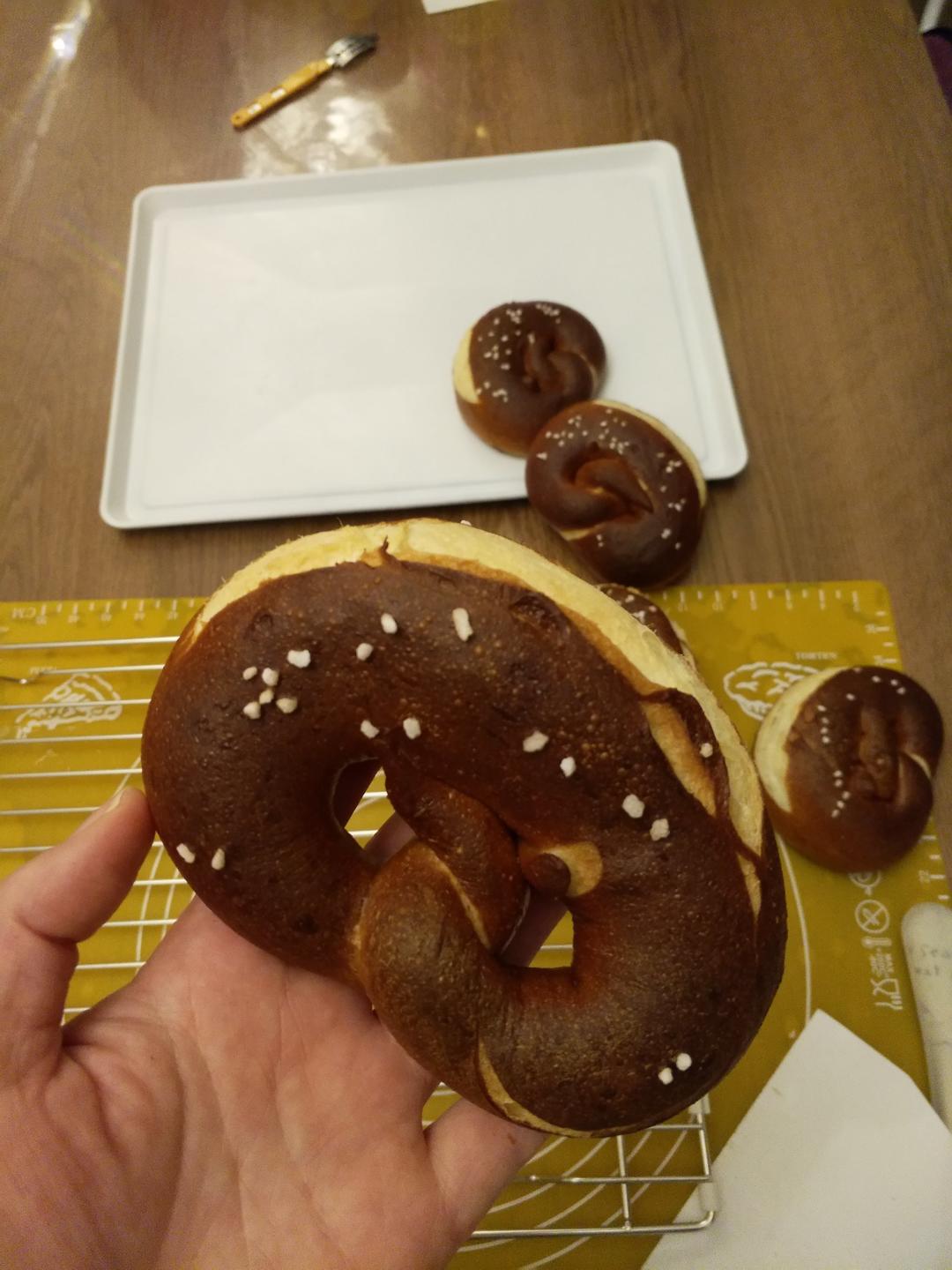 传统德式碱水包