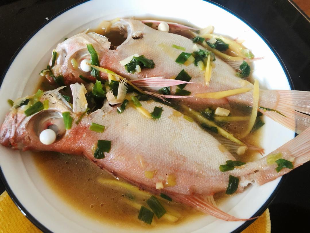 蒸煮红目鱼的做法