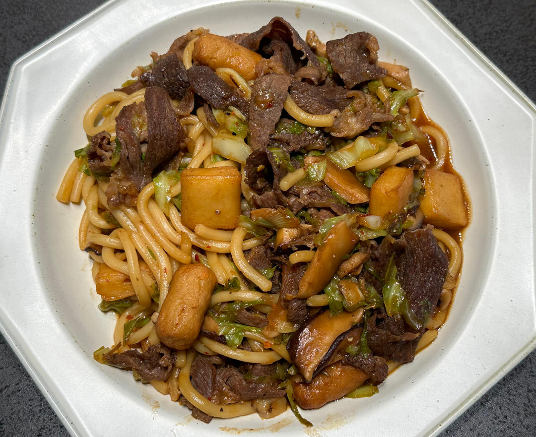 【日式牛肉炒乌冬面】