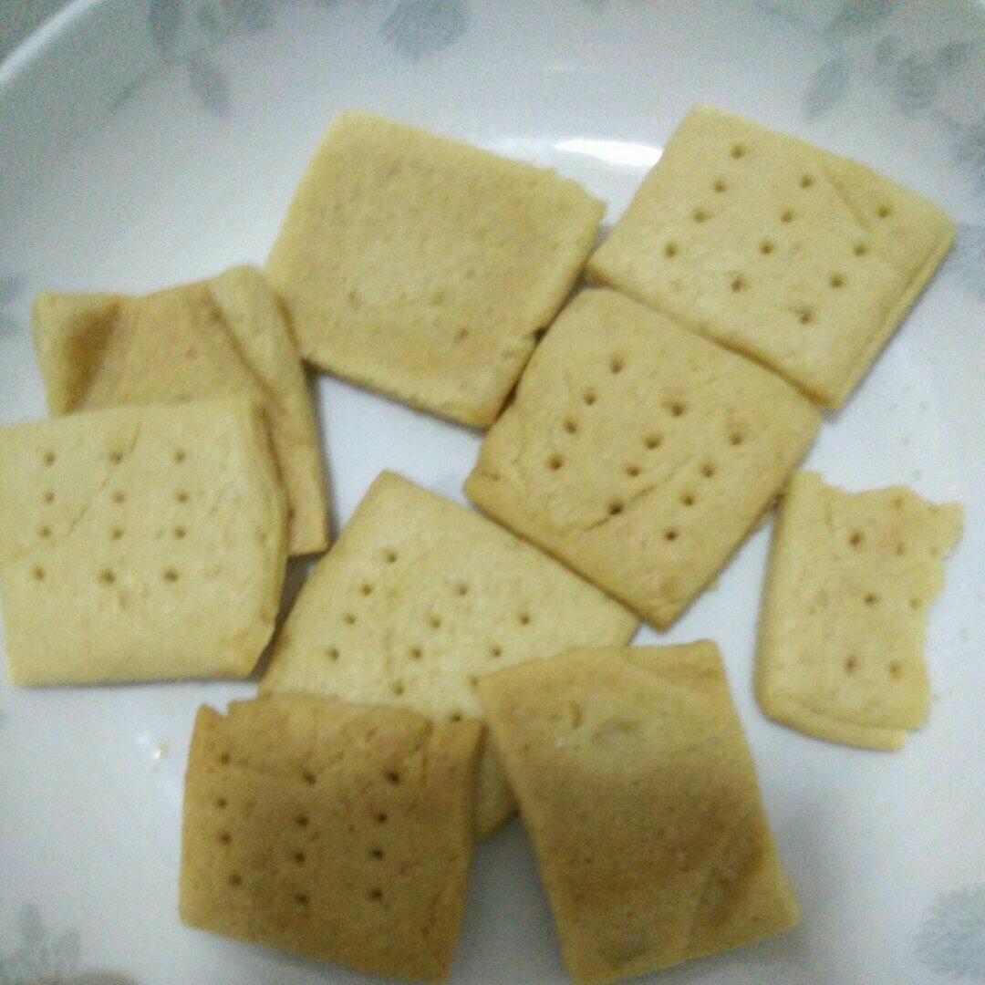 牛奶饼干