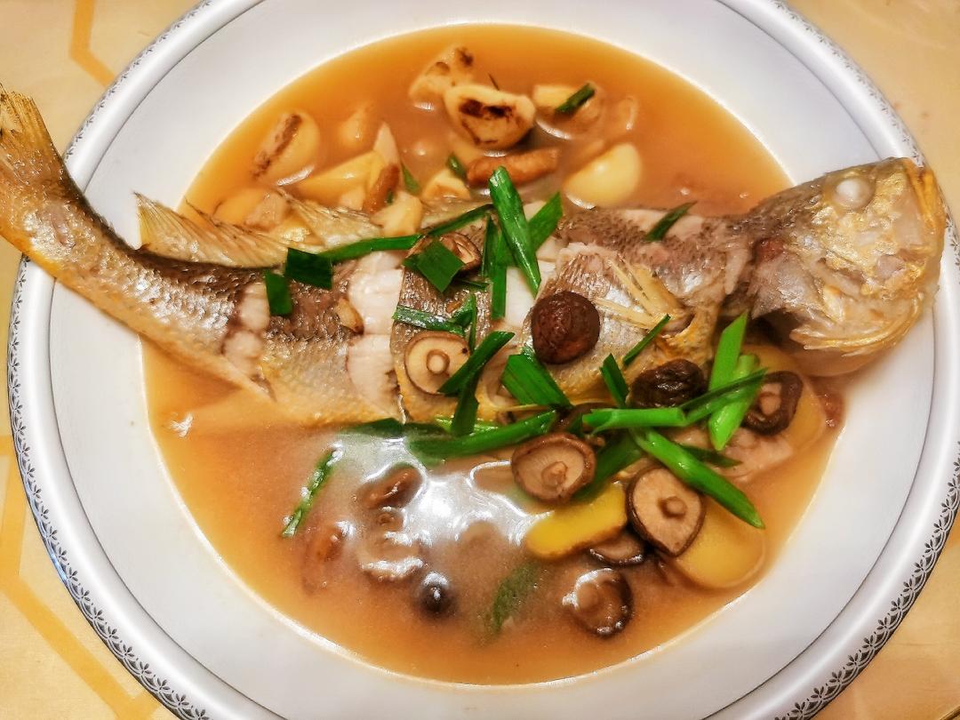 家烧东海野生黄鱼