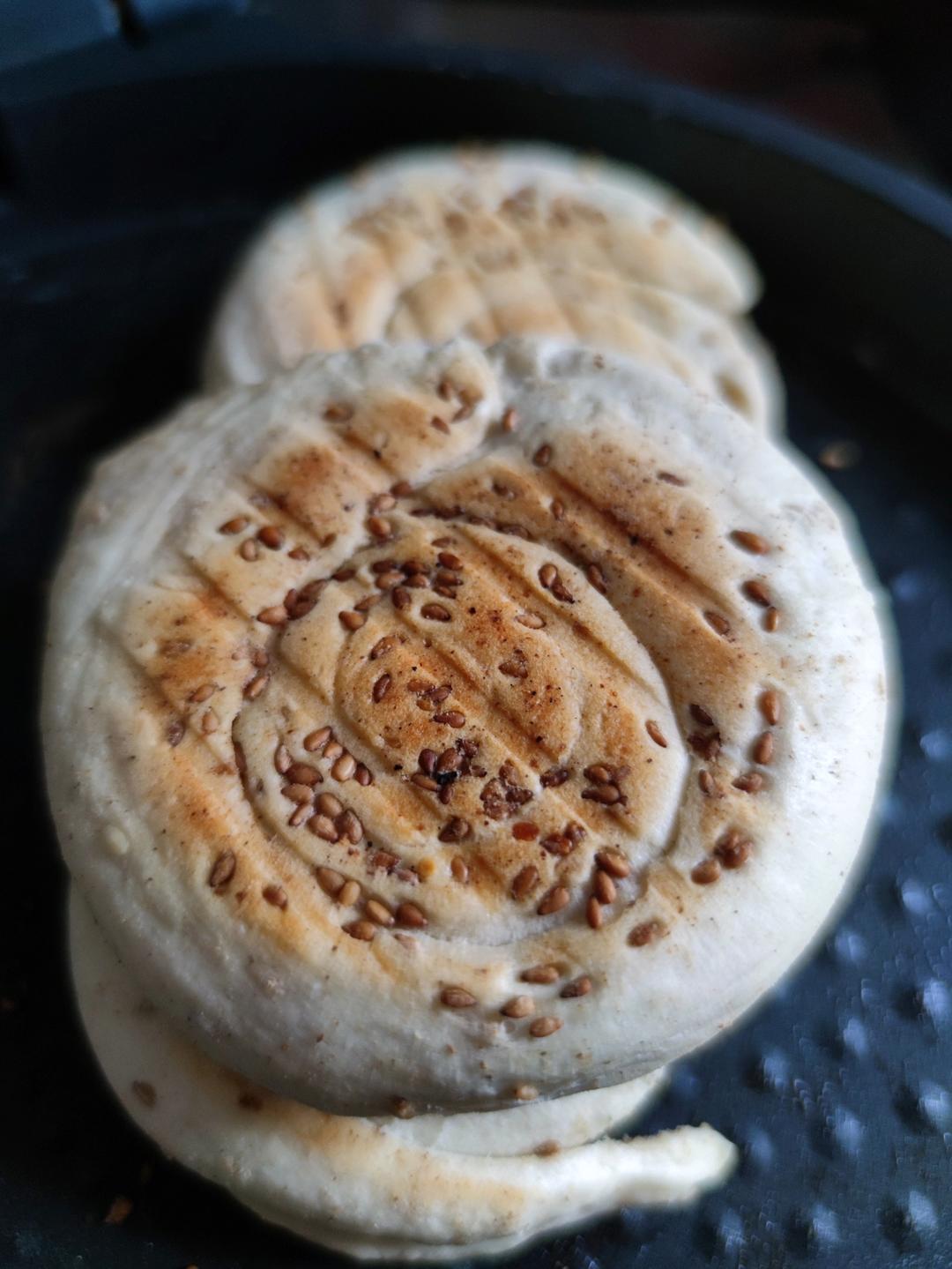 香酥美味的椒盐芝麻烧饼