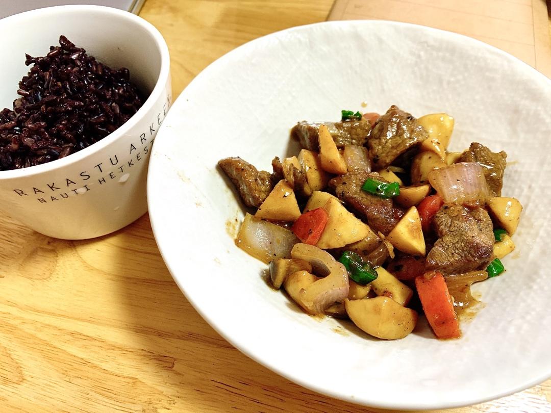 杏鲍菇黑胡椒牛肉粒