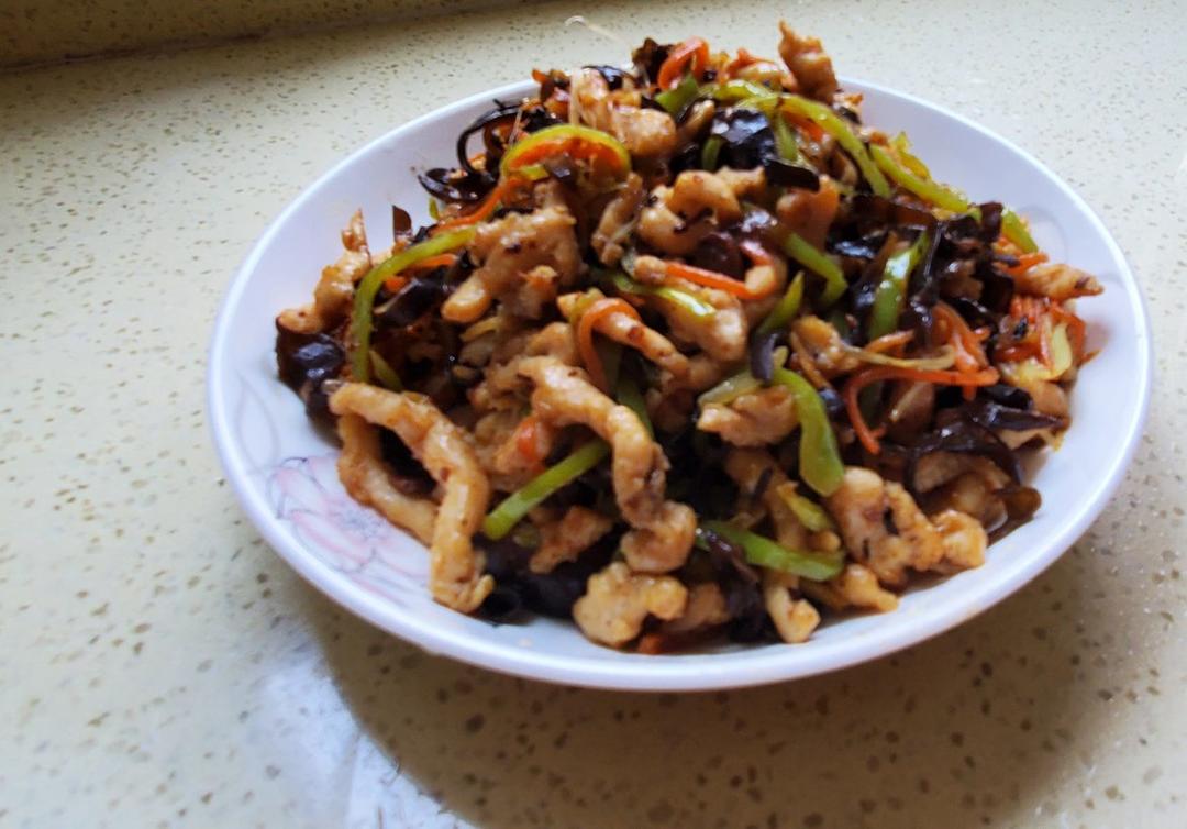 超好吃的鱼香肉丝（做法相当简单，一看就会）