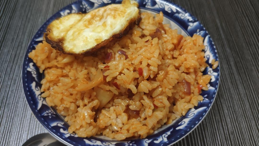 五花肉辣白菜炒饭