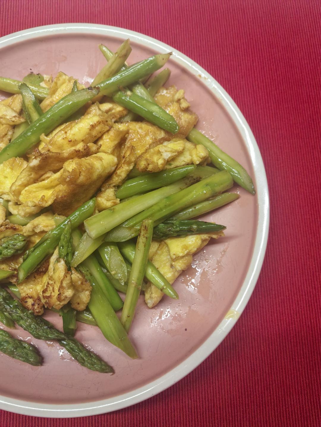 健康低卡家常菜—芦笋炒蛋