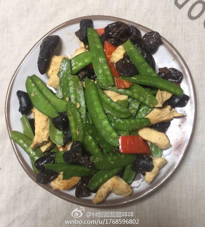 【鸡胸肉炒荷兰豆】