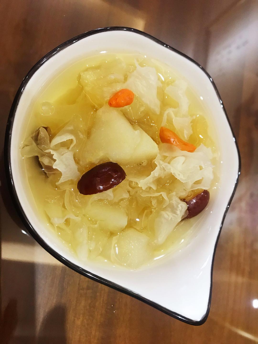 银耳雪梨粥