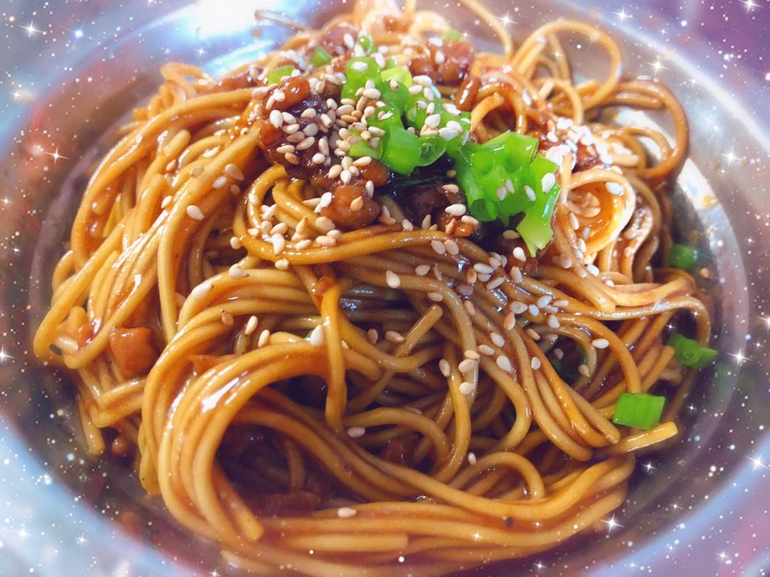 10分钟搞定的一碗葱油拌面