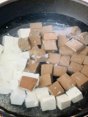 鸭血烧豆腐（超级下饭😄）的做法 步骤1