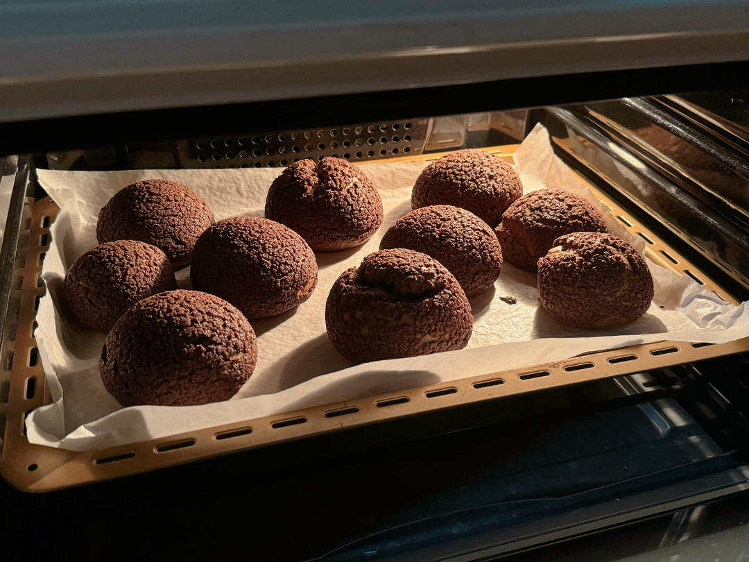 巧克力酥皮泡芙