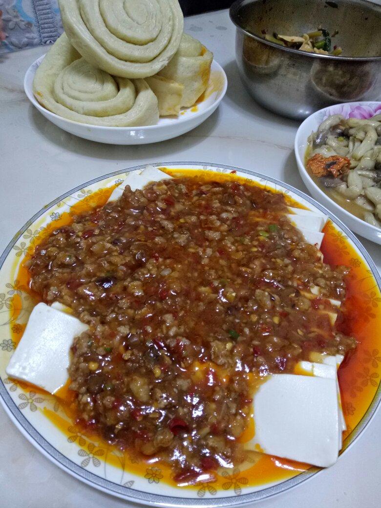 香辣肉末蒸豆腐