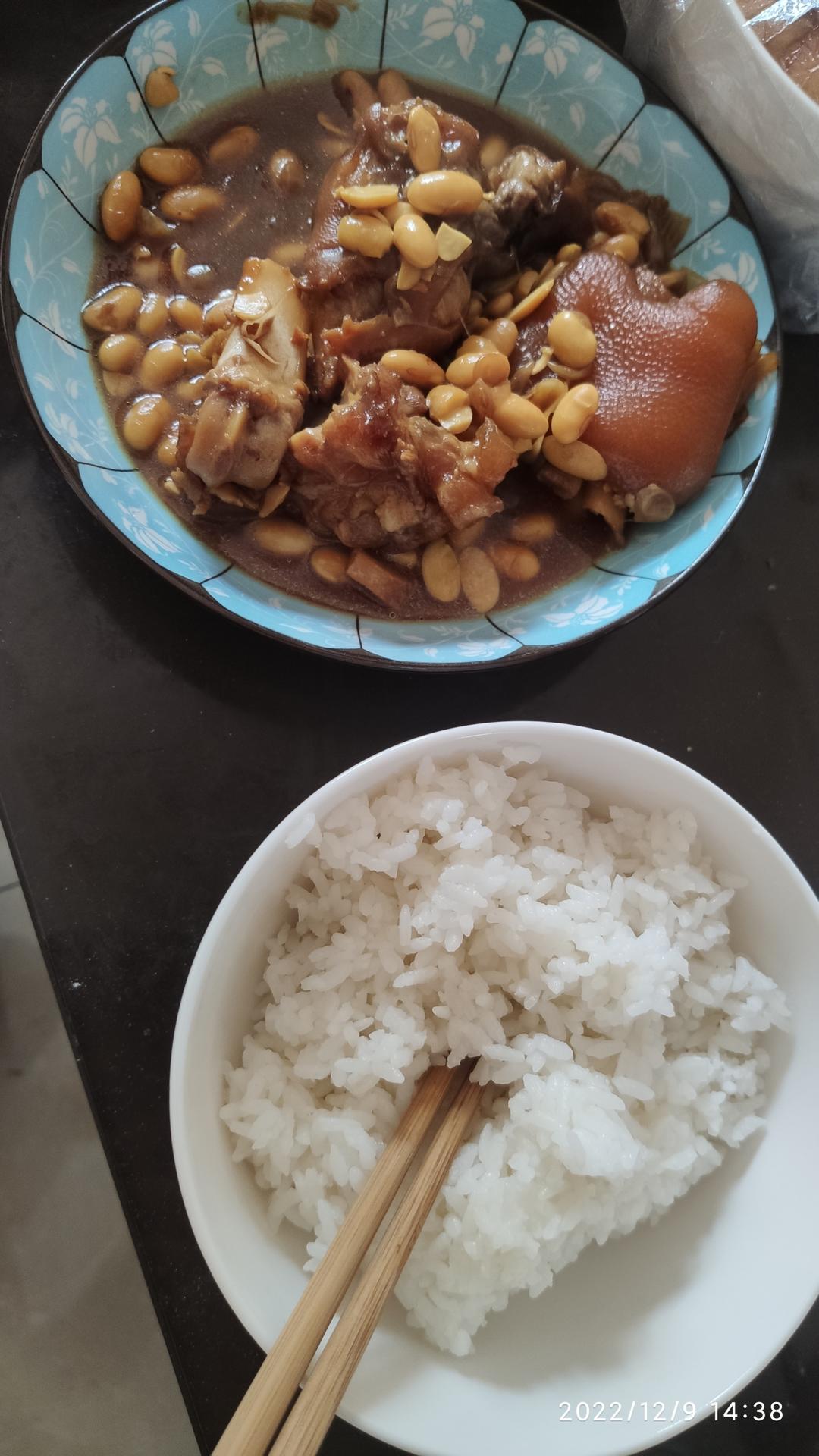 红烧黄豆猪蹄