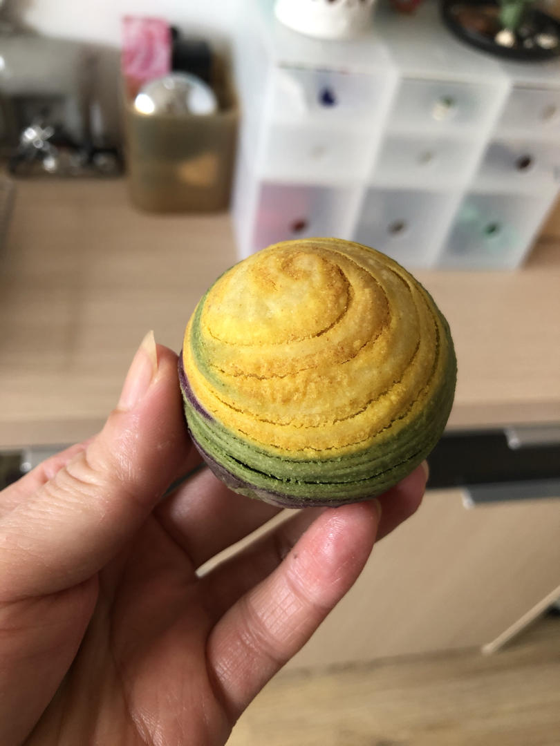 彩虹渐变蛋黄酥（无需揉出膜）