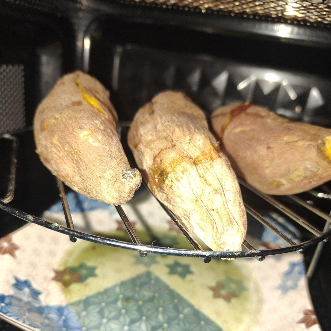 【健康三餐】简单好吃的微波炉烤红薯