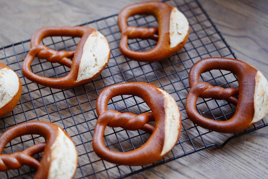 德国结、碱水红豆棒面包！