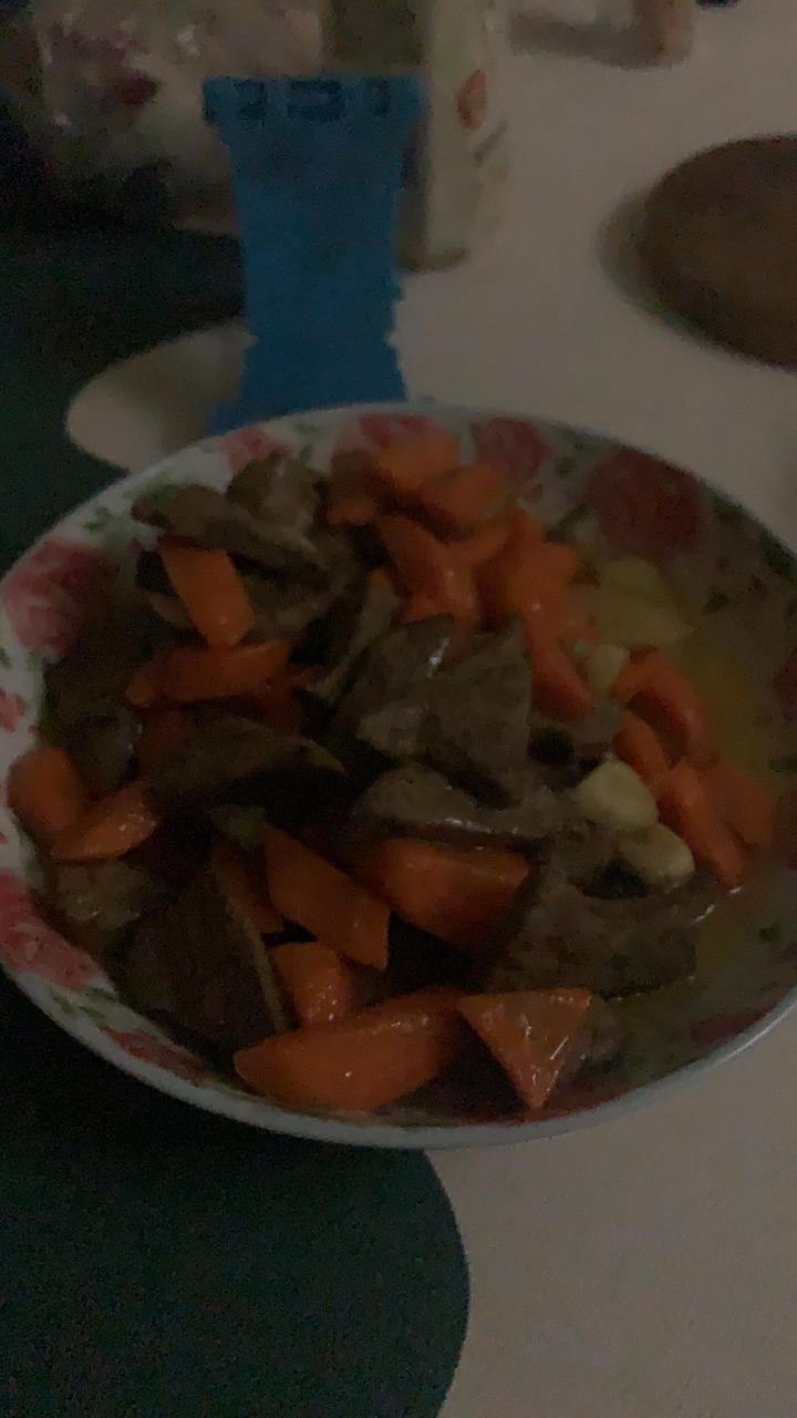 养眼的【胡萝卜炒猪肝】