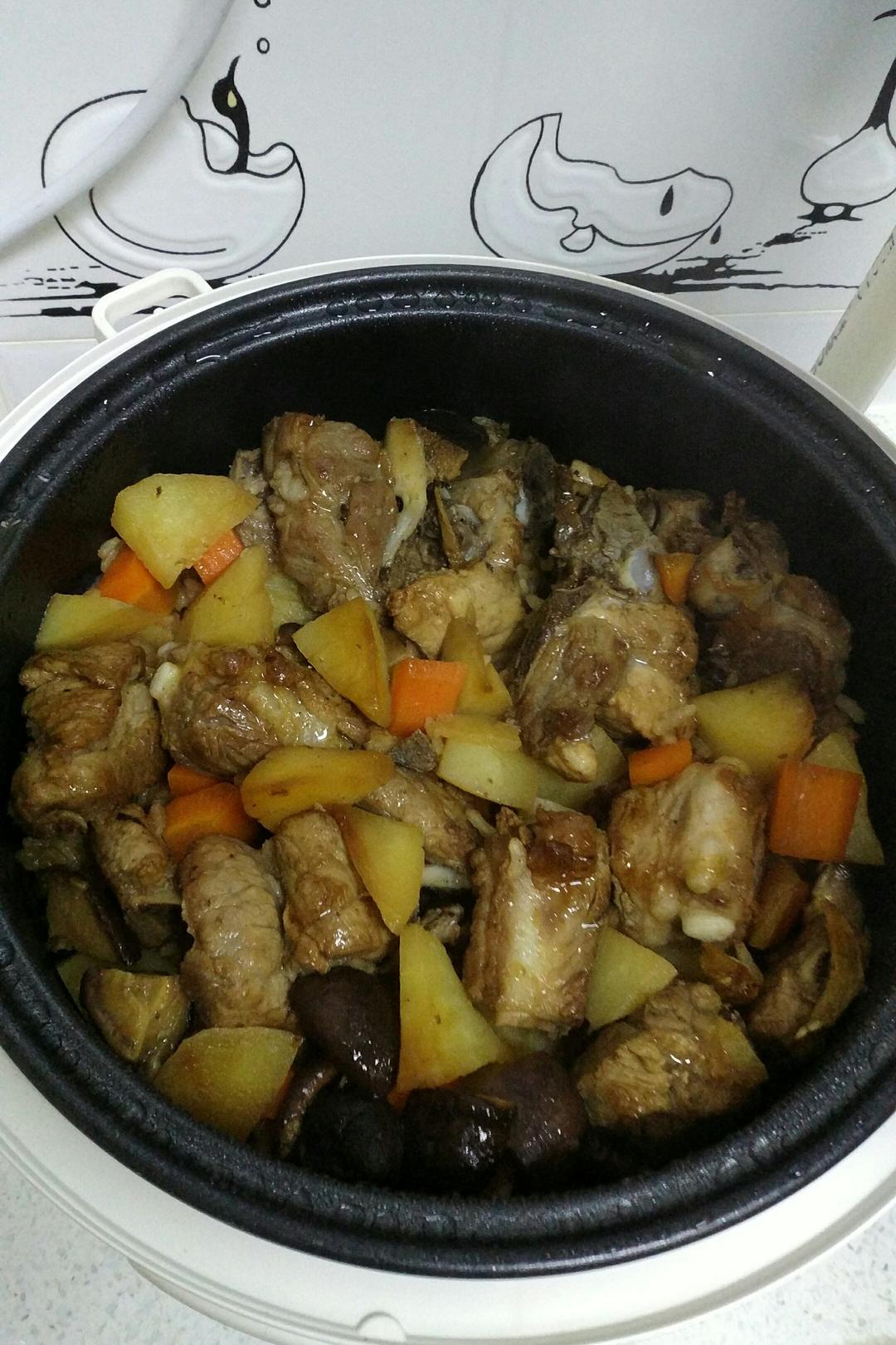 喷香排骨焖饭（爆好吃）