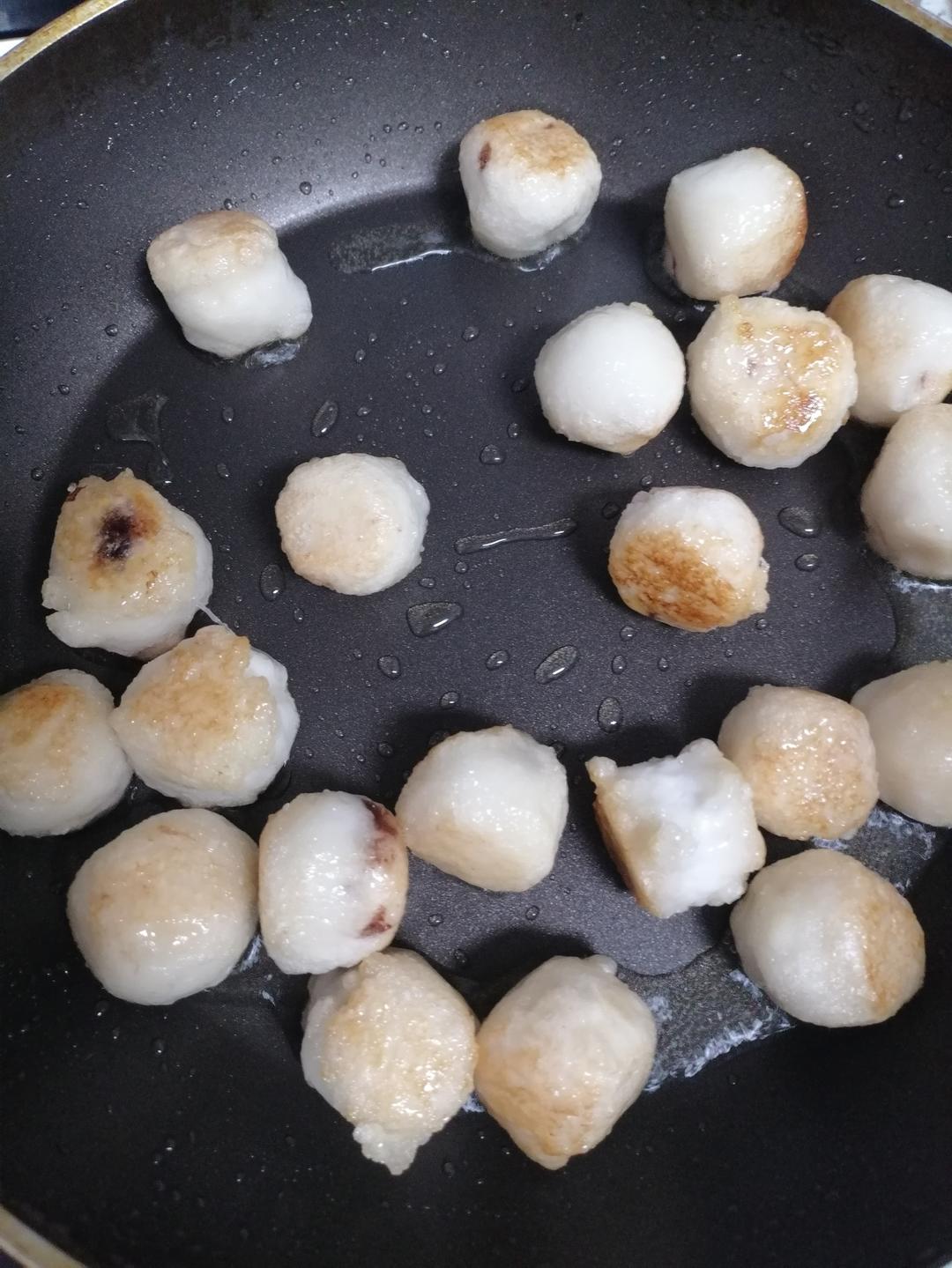 外脆内糯的炒汤圆