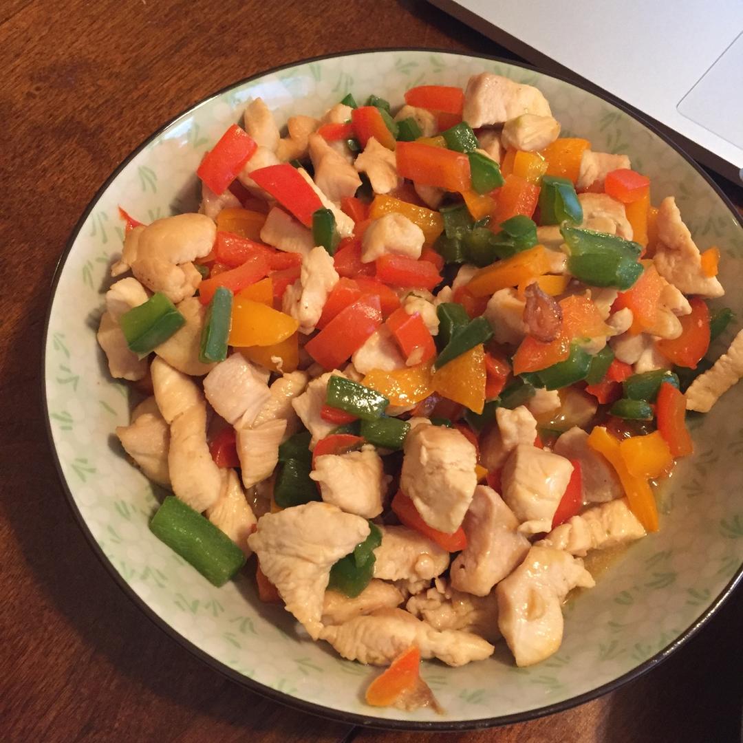 彩椒炒鸡丁