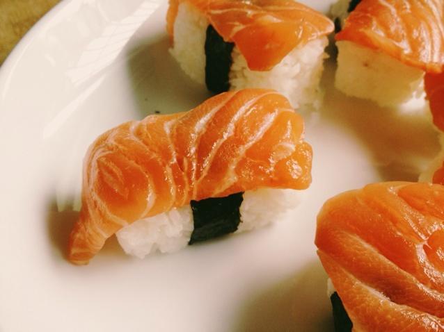 日式料理三纹鱼寿司的做法