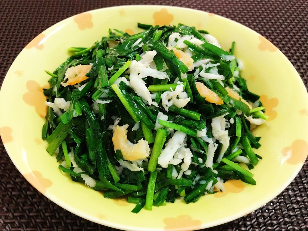 鹏妈在奔跑做的韭菜虾米炒银鱼