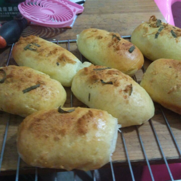 火腿肉松面包卷