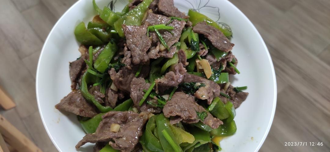小炒黄牛肉，肉嫩味香！太好吃了简直是米饭杀手！