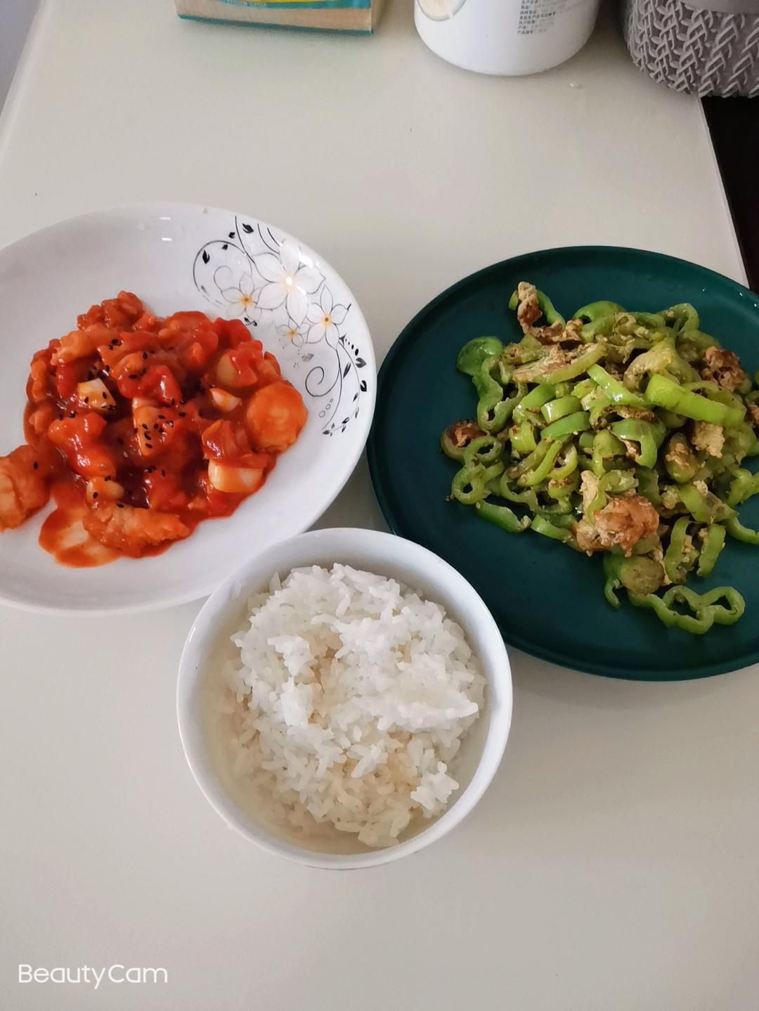 番茄鱼巴沙鱼（也可以用番茄龙利鱼），番茄酱汁超浓郁，营养又下饭！
