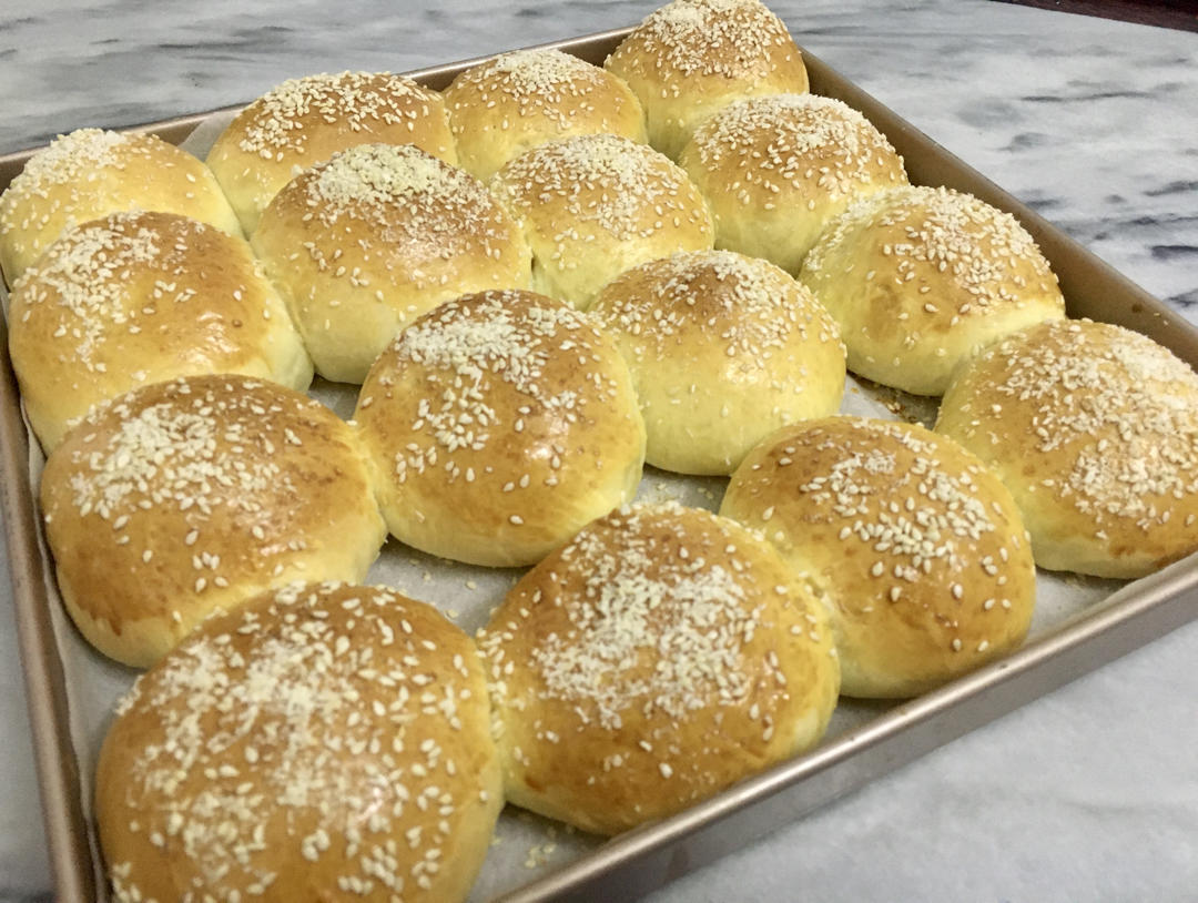 一次就成功，喧软好吃的淡奶油小餐包～