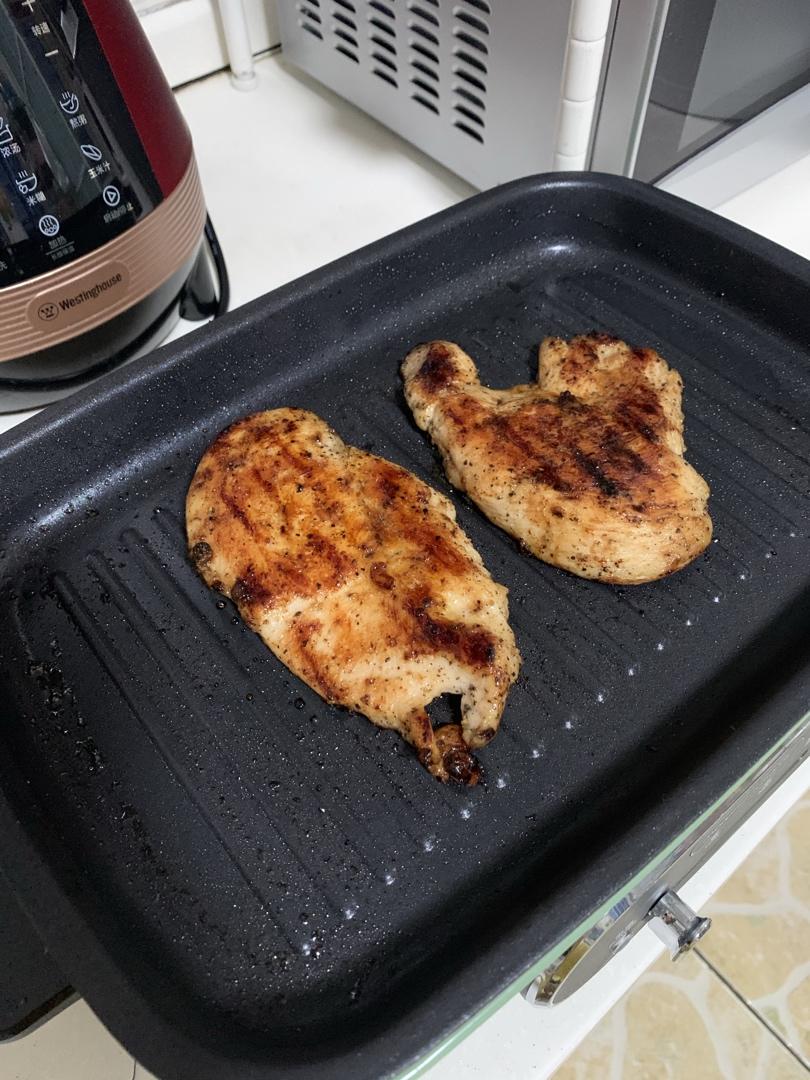 酷炫屌炸天好吃的煎鸡胸肉（香蒜蜂蜜煎鸡胸肉）