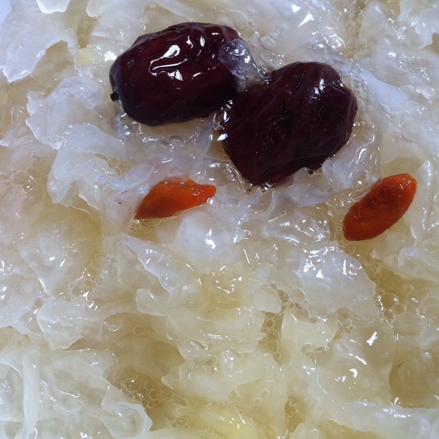 红枣银耳莲子羹