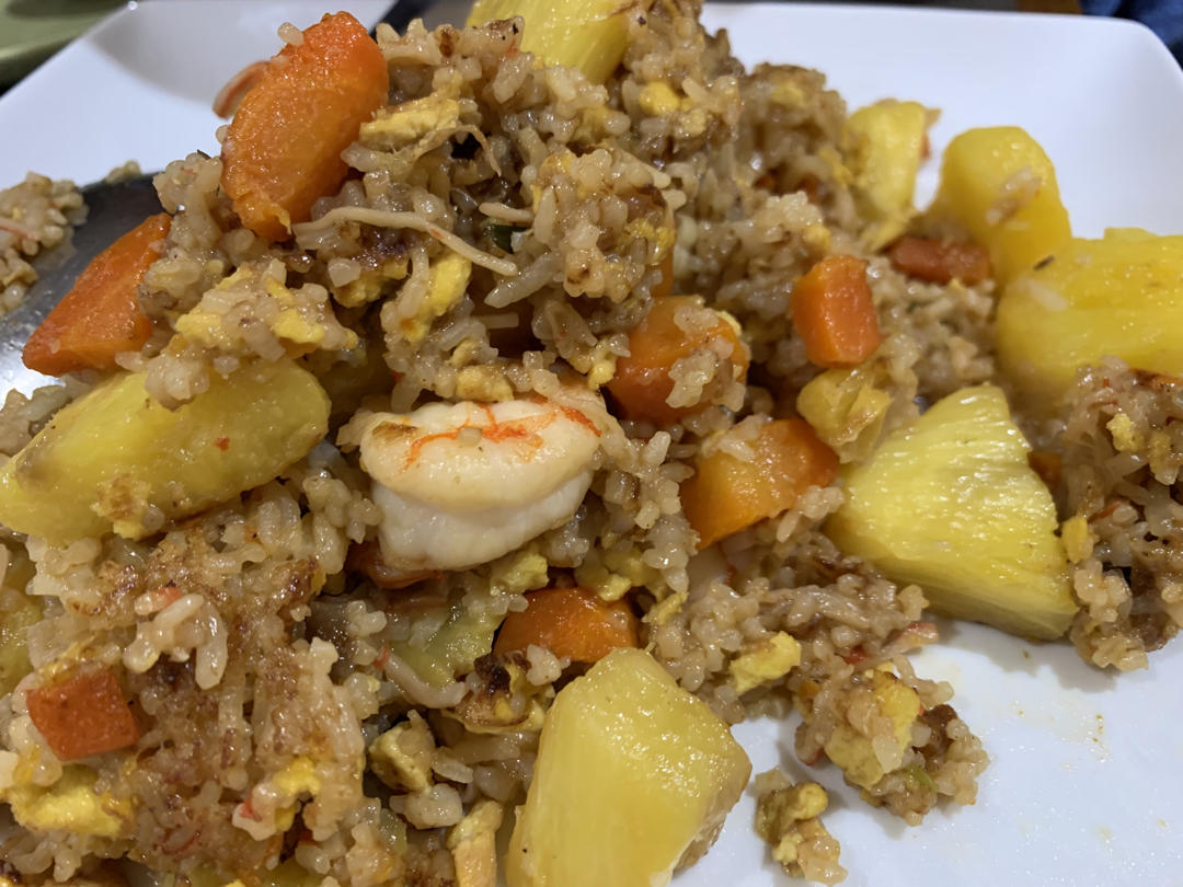 虾仁菠萝炒饭