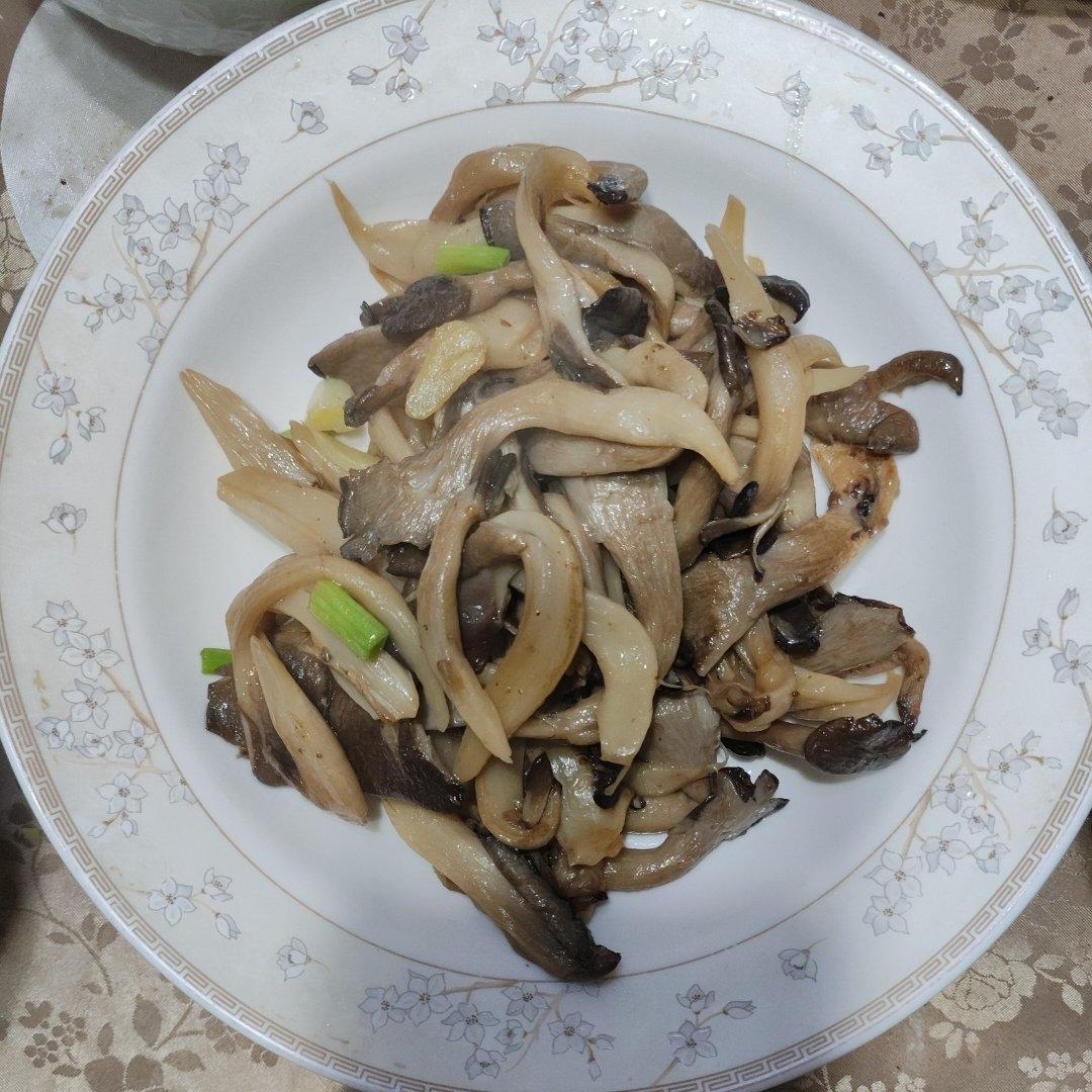 干煸平菇（有肉的味道）