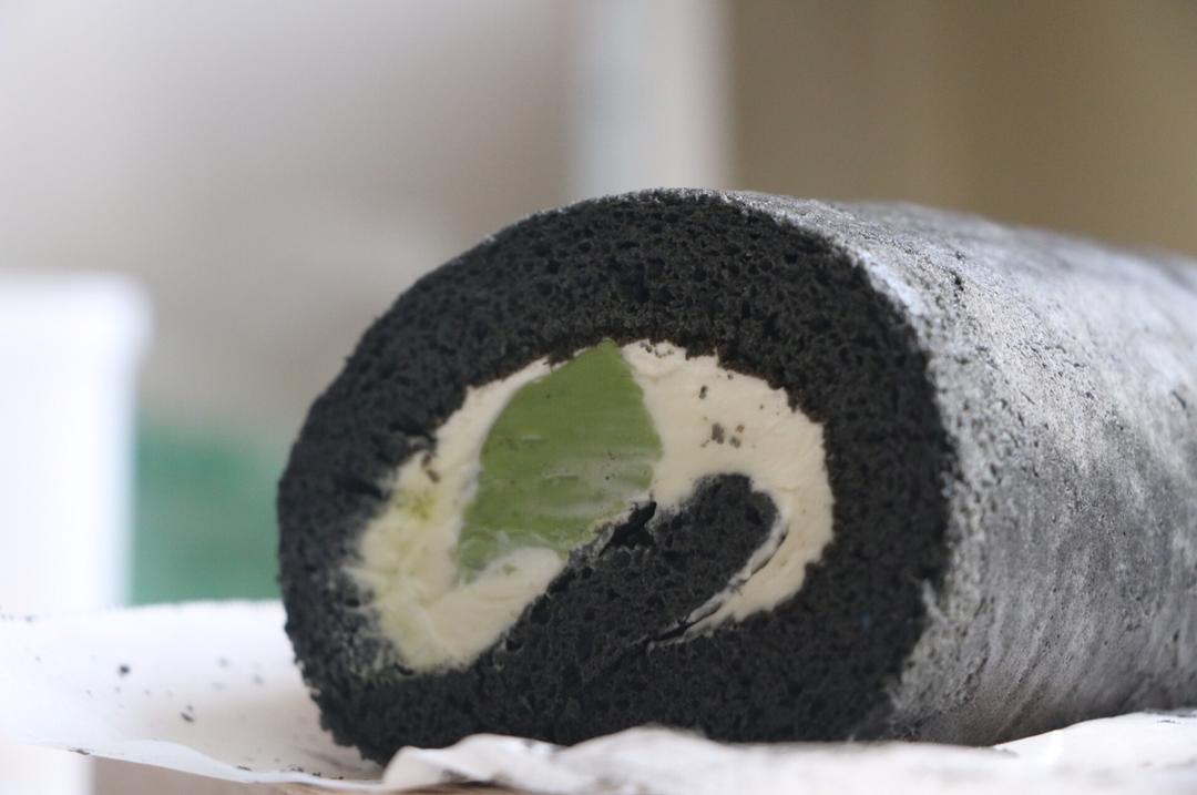 竹炭抹茶奶冻卷