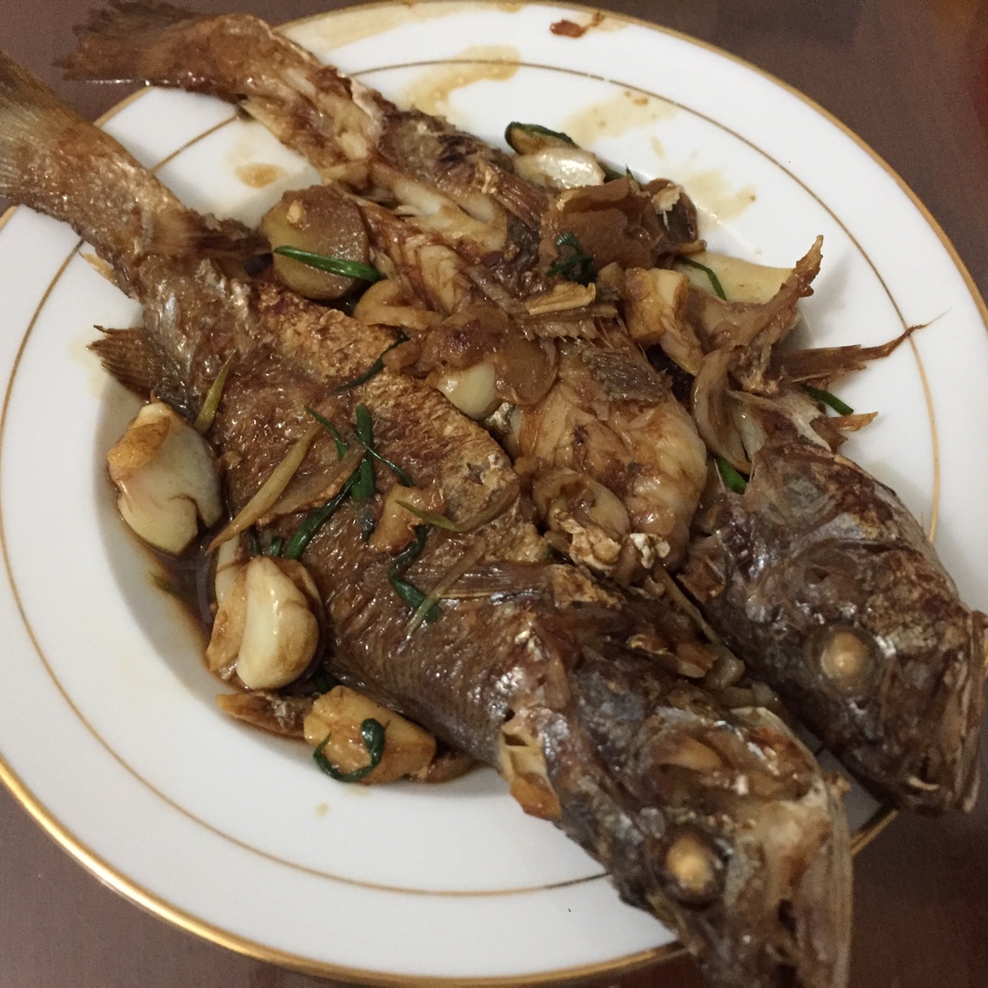 红烧黄鱼—鱼皮不破的小窍门