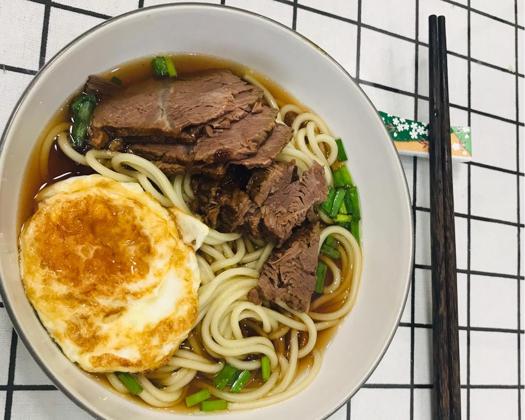 牛肉鸡蛋面的做法
