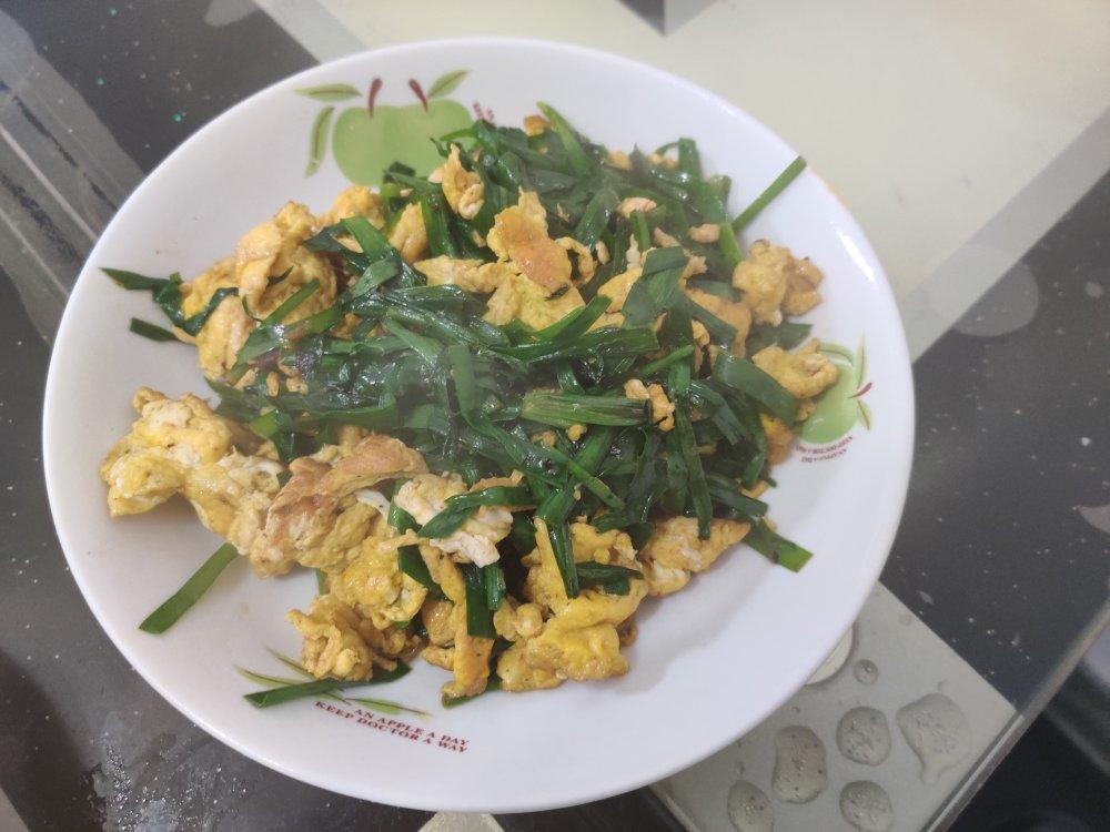 简易版韭菜炒鸡蛋（鸡蛋味道非常鲜嫩）